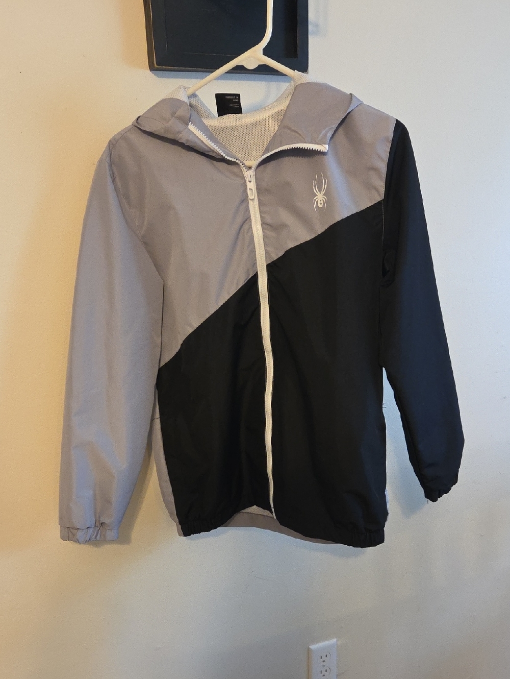Spyder Diagonal Two-Tone Hooded Windbreaker - Light Gray & Black
